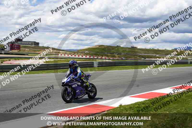 cadwell no limits trackday;cadwell park;cadwell park photographs;cadwell trackday photographs;enduro digital images;event digital images;eventdigitalimages;navarra;no limits trackdays;peter wileman photography;racing digital images;trackday digital images;trackday photos